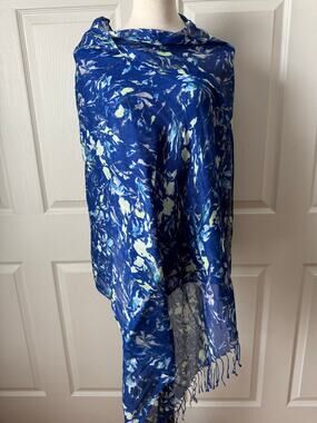 Coldwater Creek Blue Floral Linen Blend Scarf Wrap Fringe 27x 74 Coastal‎ Boho